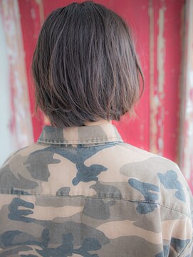 ヘアアンドリラクゼーション シャッセ(Hair&Relaxation SASE) クールなショートボブ