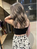 メリー(merry craftsman's factory) 外国人風バレイヤージュ、ハイライトカラーアッシュグレージュ