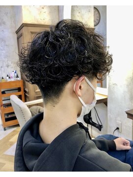 カリーナ(Carina) 〈キシタクヘアー〉動きまくる刈り上げマッシュ