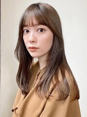 【加藤 ゆりえ】毛先が揺れるロングヘア