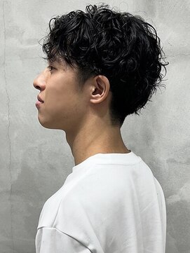 ウクラ バイ レシッド 池袋(uchla by rcid) 爽やかビジネスカジュアル☆スパイラルパーマ×センターパート