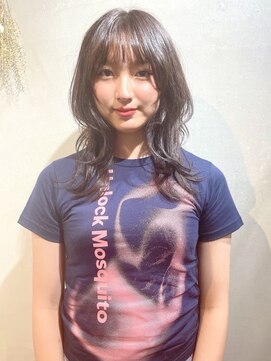 アイラス(I'LAS) 【mizuki】ウルフスタイル/ミディアム/ダークアッシュ