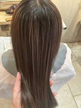 エイミーバイアフロート(amie  by afloat) 細めハイライトで白髪ぼかし