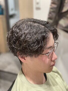 プーロ(Pu-ro) 髪のボリュームが気になる方へ！スパイラルパーマ