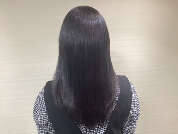 ヒロ(hiro)の写真/ダメージ髪やくせ毛などのお悩みも、思わず触りたくなるような指通りの良いウルツヤ美髪に◎