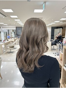 ケンジ 平塚ラスカ店(KENJE) ミルクティーベージュ