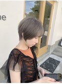 前髪ショート × ブリーチありグレー