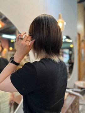 チャプター 問屋町(chapter) ウルフボブインナーカラーミルクティーベージュケアブリーチ