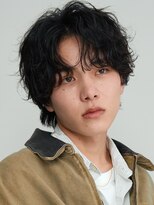 バイフィフス 原宿/表参道(by fifth)&nbsp;緩め波巻きスパイラルパーマシャドウパーマメンズセンターパート