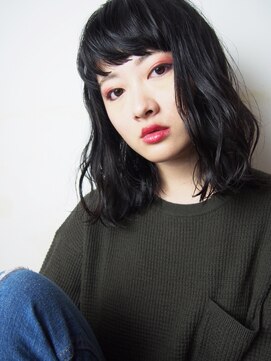 アリシア(arishia) 黒髮×横揺れウェーブ