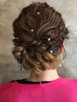 カカン(Kakan) インナーカラーのヘアアレンジ