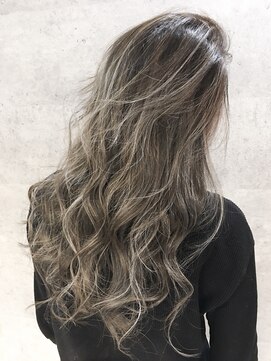 オリ(‘Oli) ハイライト＿プラチナグレイジュ