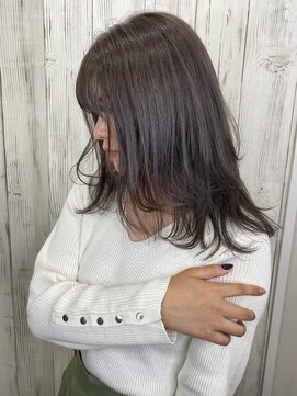 アンダーバーホワイト 南海難波店(_WHITE) ミディアム☆レイヤーロブ☆グレージュ