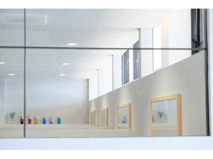 ラシンバン ラメール(LASHINVAN LAMER)の写真