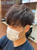 3ヶ月前のパーマを生かした束感ショート【デザインカラー】