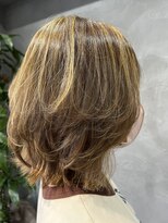 レーヴ(reve)&nbsp;ミディアムショートでもかわいいハイライト×ウルフレイヤー