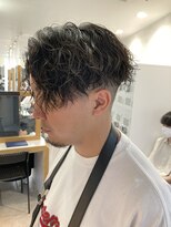 ツイストスパイラルパーマメンズパーマセンターパートマッシュ