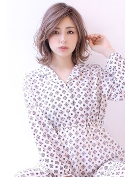 オーロ 西宮店(ORO) 外はね　ハイトーンベージュ　ミディアム