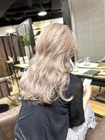 アルカナ 明治神宮前原宿(ARCANA)&nbsp;グレーベージュ レイヤーロング 前髪パーマ アッシュブラック