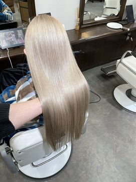 ムーブ(Moob) 透明感抜群艶感ブロンドカラー【別府】