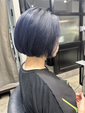 エトラ 渋谷店(etora) ネイビーブルー　丸みボブ