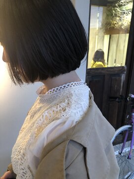 フランジェッタヘアー(Frangetta hair) 小顔首細正統派ボブ