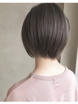 ルーブ(Roove) コンパクトショート×ヌーディーグレージュ
