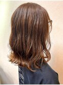 切りっぱなしミディアム　ミディアムヘア　ブラウンカラー