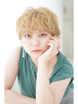 トッカ 茨木(tocca) ケアブリーチ×ハイトーンショート