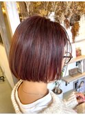 顎ライン上の切りっぱなしボブ