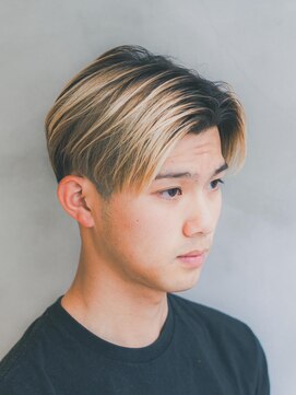 ニカイ(2F) メンズベリーショート/ハイトーンカラー/刈り上げセンターパート