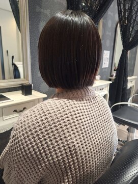 ローレン(LOREM) ショートボブ/簡単スタイリング/コロンとシルエット/イメチェン