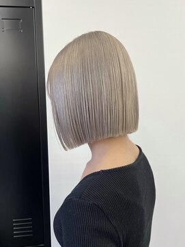 アンドシー(&C.) シルバーベージュ、ボブ