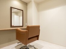 ゲストヘアー(GUEST hair)の雰囲気（広々とした半個室でリラックスできる空間をご提供します。）