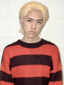 ココ 原宿(KOKO) 刈り上げセンターパートウルフブリーチフェザーパーマ