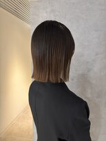 モク(mok)&nbsp;伸ばしちゅうの方におすすめ！肩につかない切りっぱなしボブ