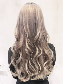 アイティーバイアルバム 八王子店(IT by ALBUM) ホワイトベージュ_カーキグレージュマッシュショート_ba322323