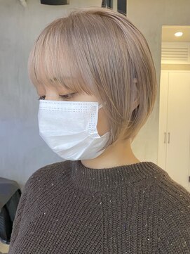 エリマ 調布(elima) ミルクティーベージュ ショートボブ ケアブリーチ 前髪あり