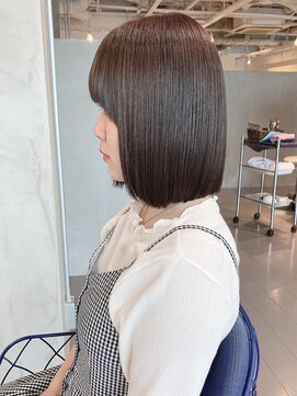 フラックス(FLUX) 艶髪ボブ