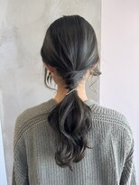 アナ ラーナ(Anna Lanna)&nbsp;オリーブグレージュとポニーテールアレンジ【奥村北斗】