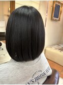 髪質改善ストレートで、さらつやボブです。