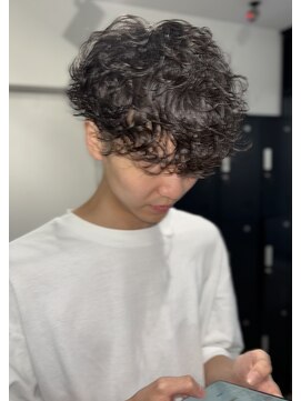 クイン(qin) 刈り上げメンズプードルパーマ