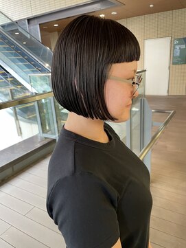 ステアケース 武蔵小杉店(stair:case) オン眉パッツンボブ