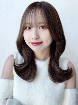 エインアンリー 明治神宮前(AIN.ANLY.) ヘーゼルグレージュ大人可愛いレイヤーカットうるツヤカラー韓国