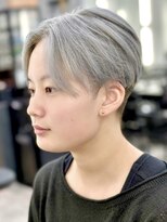 カンゴール サロン トウキョウ セントラル 原宿(KANGOL SALON TOKYO CENTRAL)&nbsp;センターパート/シルバー/ボーイッシュ