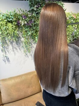 コロレ ララ(Colore LaLa.)の写真/【クセ・うねり解消】こだわりの薬剤と技術で、思わず触れたくなるような自然なストレートヘアへ◎