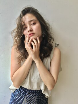 ニキータ(Nikiita) 外国人風スラックヘア