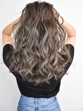 ルーヴェ(LOWE) トレンド外国人風ハイライト×ロングヘアでお洒落な無造作