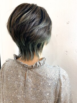 ヘアーワークス ヘルム 渋谷店(HAIR WORKS HELM) [HELM渋谷]ウルフグリーン