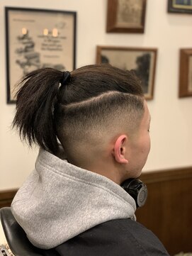 ヒロギンザバーバーショップ 丸の内店(HIRO GINZA BARBER SHOP) The Man Bun